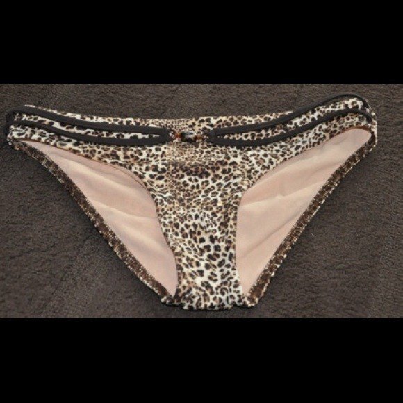 Cheetah Bikini - Picture 7 of 8